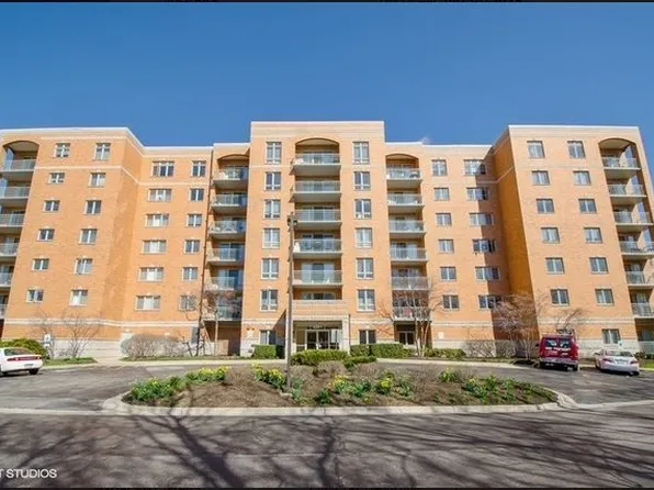 6801 N Milwaukee Ave APT 402, Niles, IL 60714
