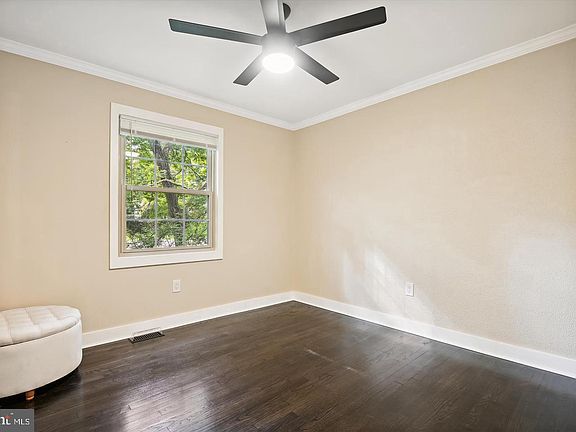 4th image of 622 Wayward Dr