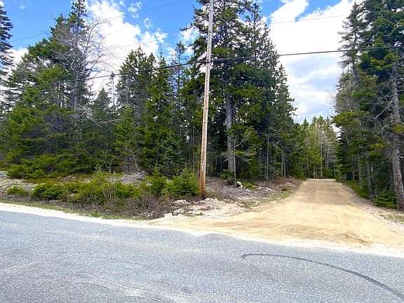 3rd image of 14 Woods Road