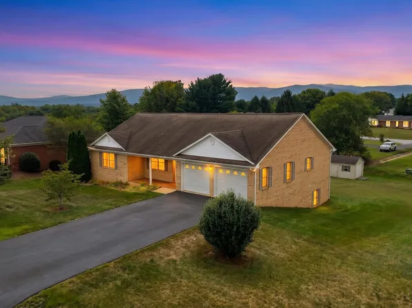 97 Gloucester Rd, Stuarts Draft, VA 24477