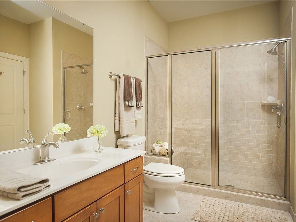 2nd image of 155 E Broad St