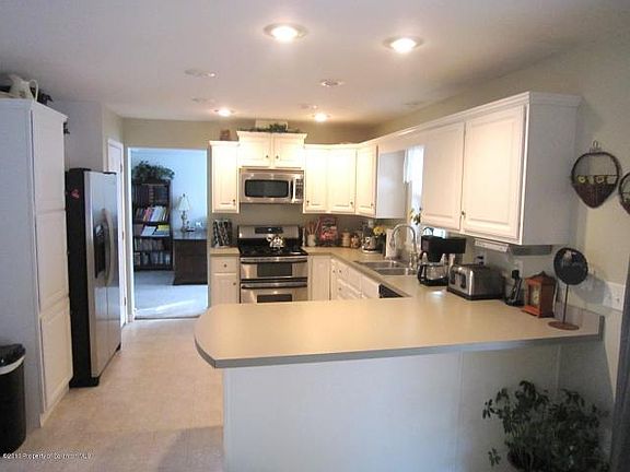 Eat in kitchen with mudroom