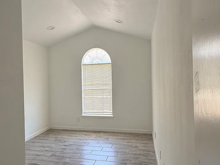1485 Guadalajara Ave — Photo 14