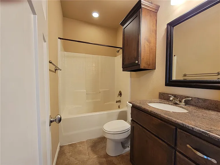 4168 Golden Eagle Dr #B — Photo 12