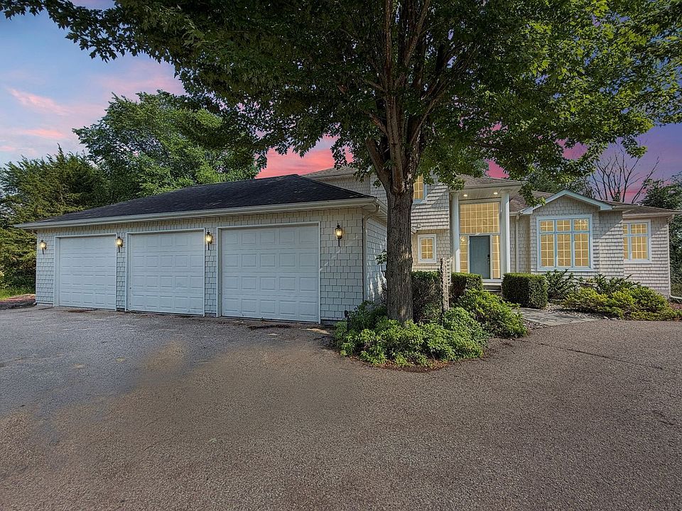 1st image of 3200 Lakeside Dr
