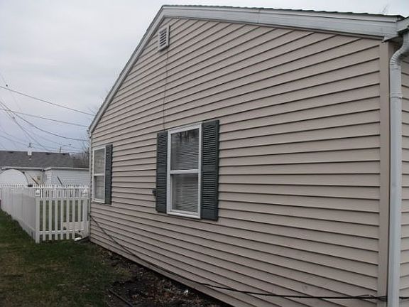 5th image of 6704 Woodmar Ave