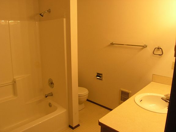 5th image of 1051 SE 8th Ave APT B201