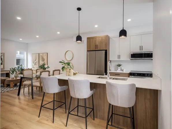 1745 36th Ave SW, Calgary, AB T2T 2G4