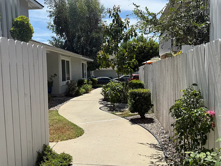 3439 Highwood Ct #130 — Photo 45
