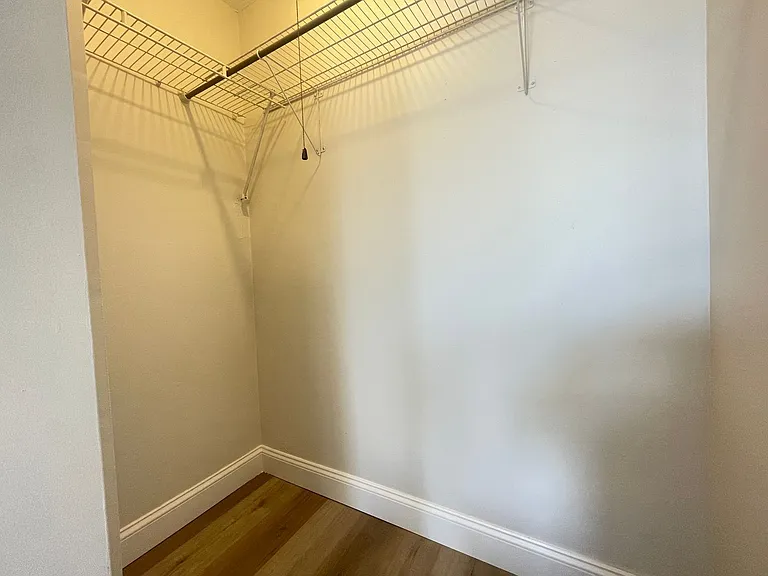 251 Pine St #304 — Photo 8