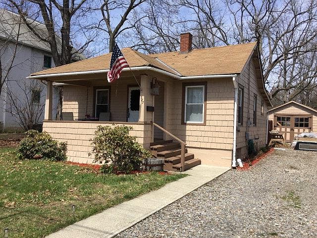 1st image of 127 Verona St