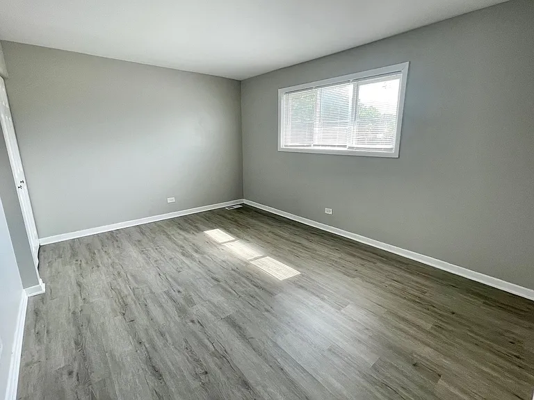 1721 E Roosevelt Rd #4 — Photo 10