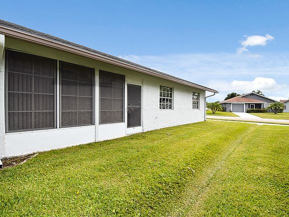 5th image of 3305 Justin Cir