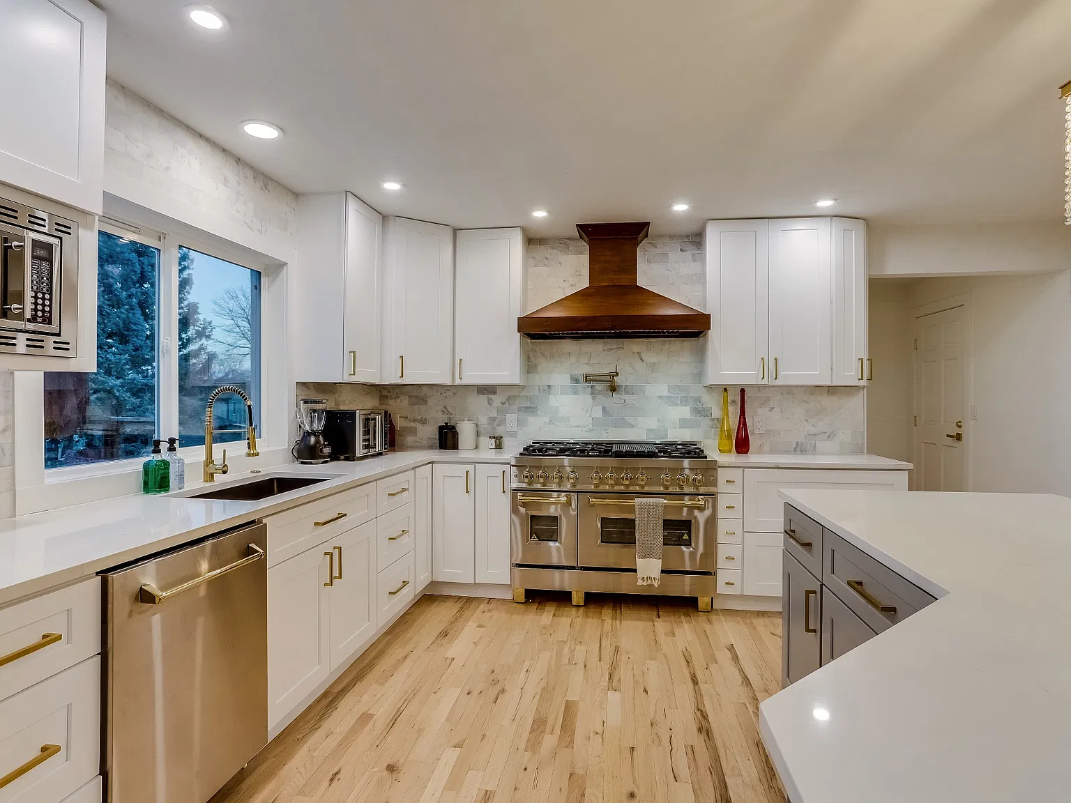 5 bed, 3.5 bath, 4076 sqft, $5,000 — Photo 4