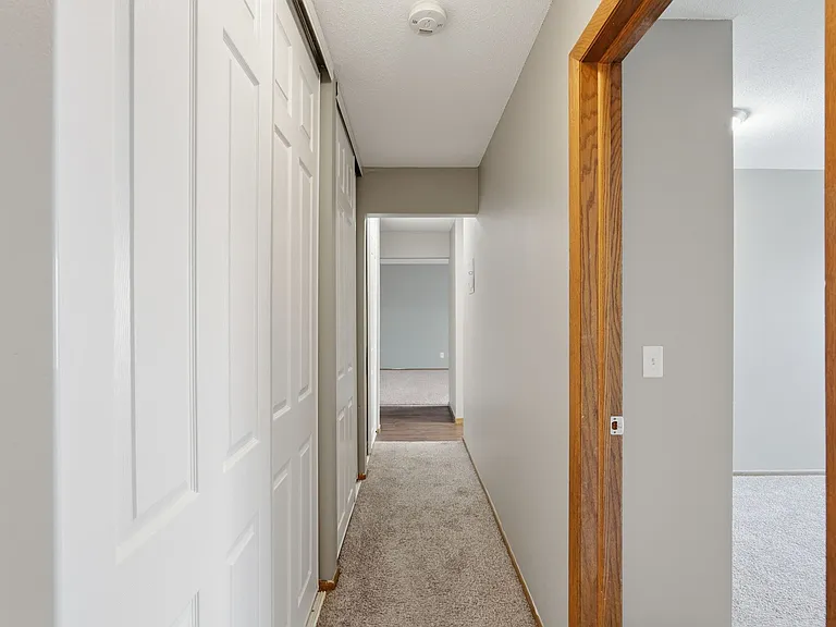 Stanley Court — Photo 10