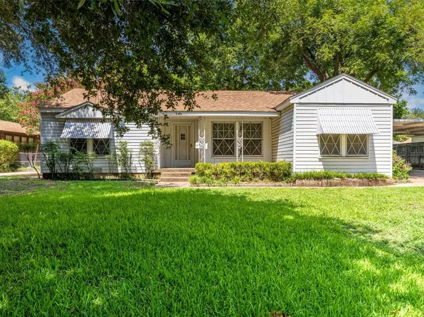925 Keith Pumphrey Dr, River Oaks, TX 76114