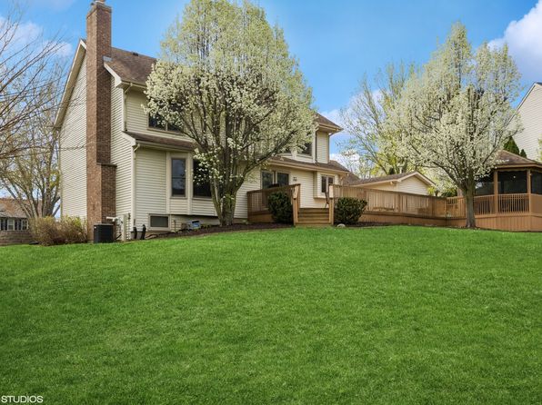 1210 Spring Hill Dr, Algonquin, IL 60102