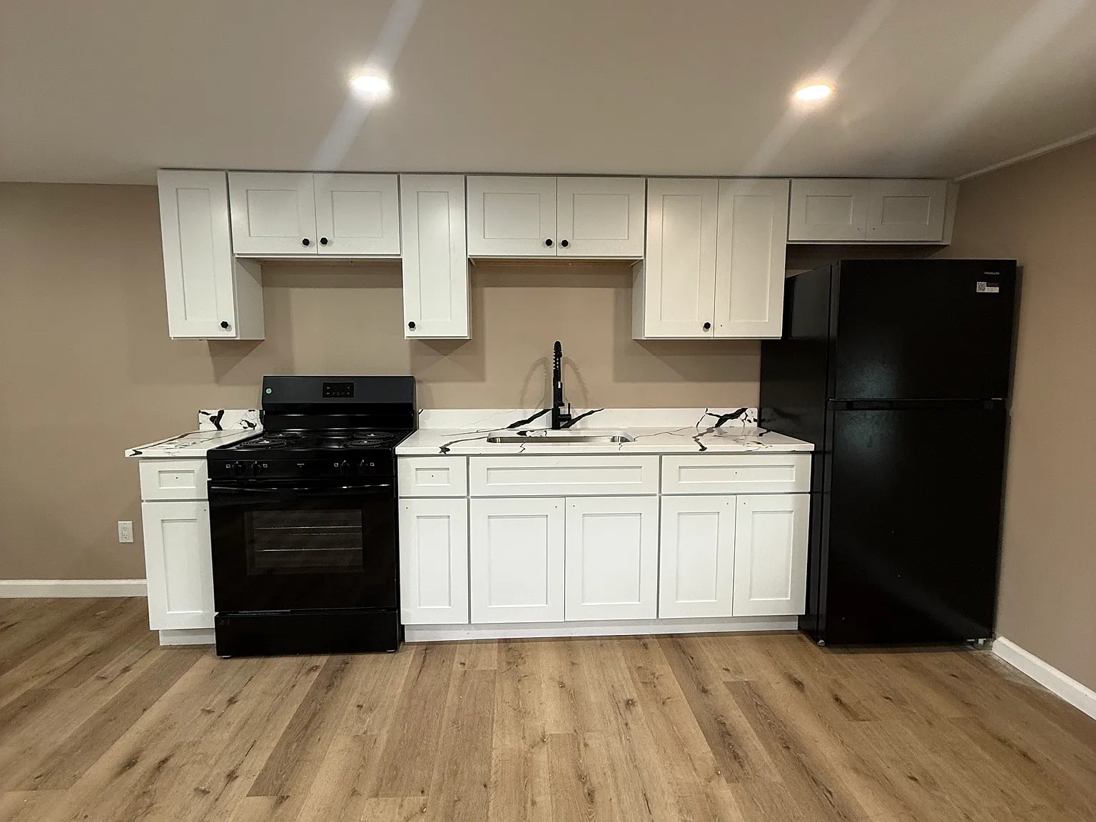 Studio, 500 sqft, $1,400 — Photo 3