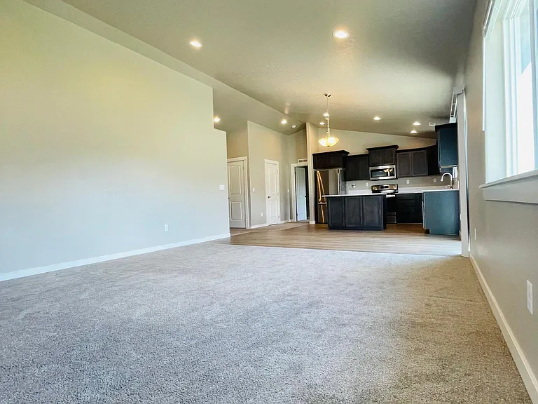 5725 E Upminster St — Photo 4