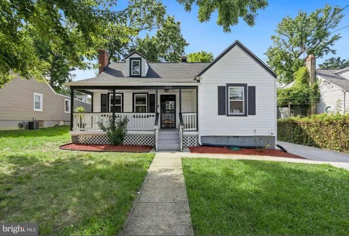 3 bed, 1315 sqft, $3,200 — Photo 1