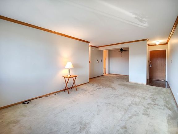 4th image of 4624 N Commons Dr Unit 109