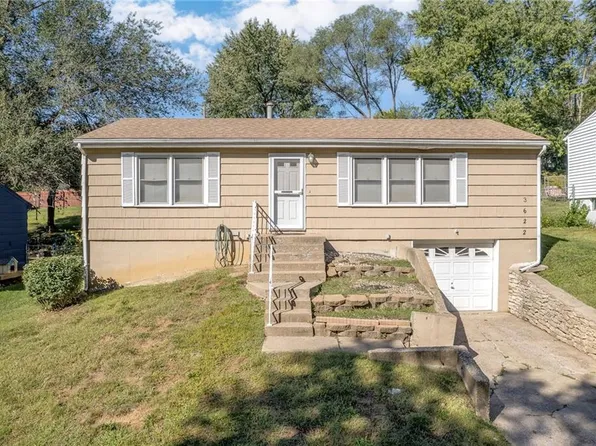 3622 NE Cypress Dr, Kansas City, MO 64117