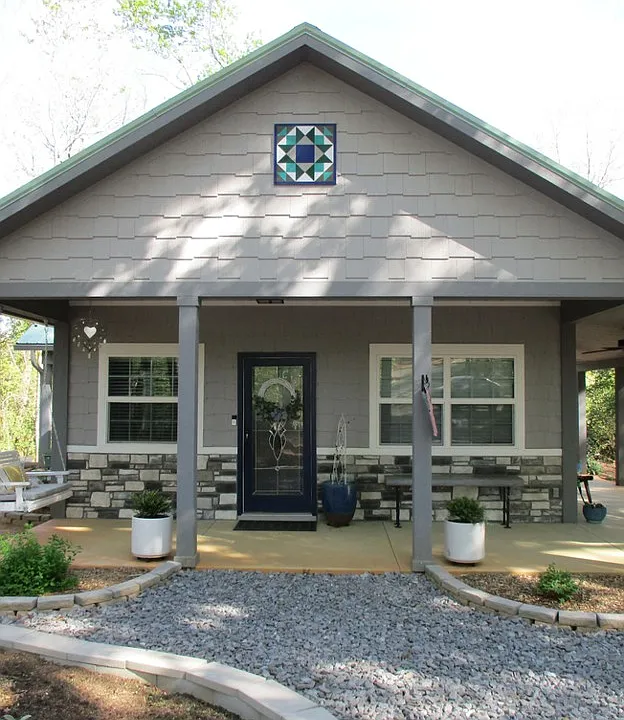 163 Woodsview Trl