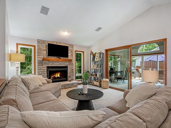 4th image of 3748 Timber Creek Dr NW