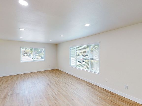 5th image of 968 Mission Dr APT 1