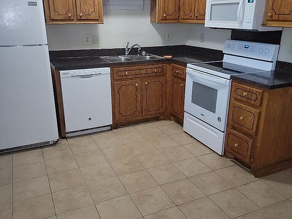 4th image of 278 Fleming Rd APT A