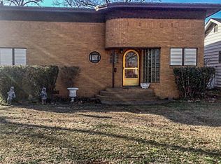 403 W Choctaw St, Lindsay, OK 73052