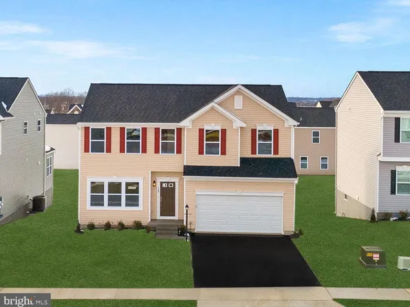 140 Hopkins St, Ranson, WV 25438