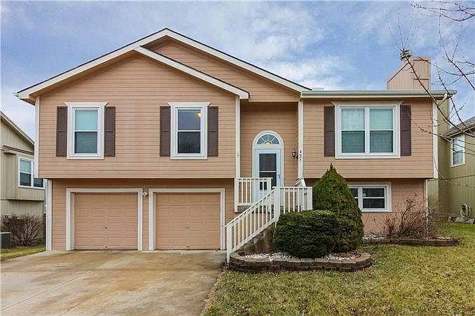 1st image of 423 Joseph Ln