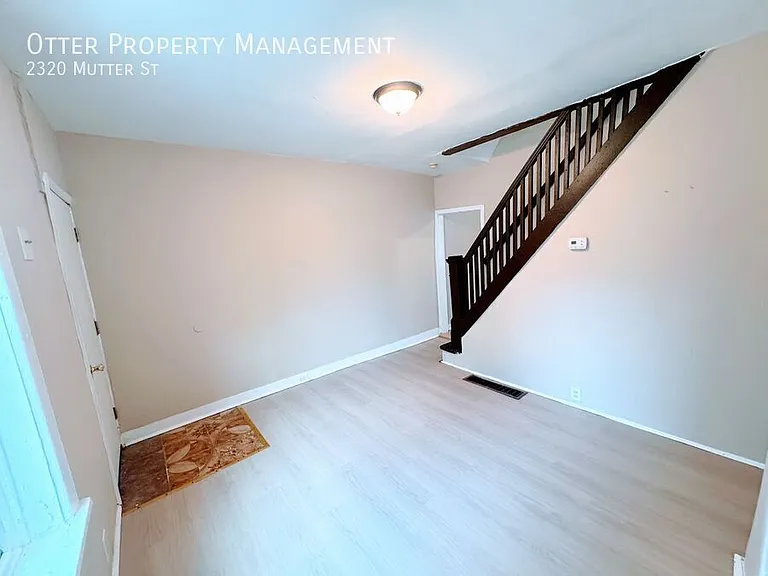 2320 Mutter St — Photo 6