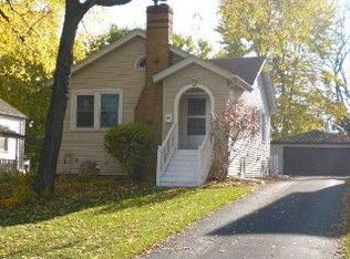 47 W Hattendorf Ave, Roselle, IL 60172