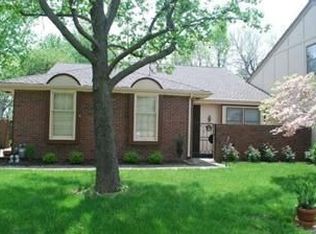 12889 Cambridge Cir, Leawood, KS 66209
