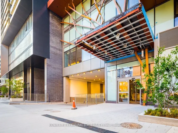 50 Wellesley St E #806, Toronto, ON M4Y 1G2