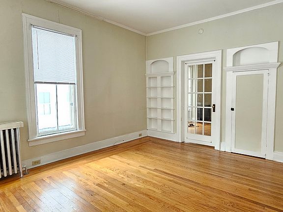 3rd image of 43 White St