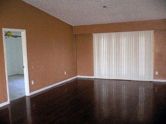3rd image of 661 SW Millard Dr
