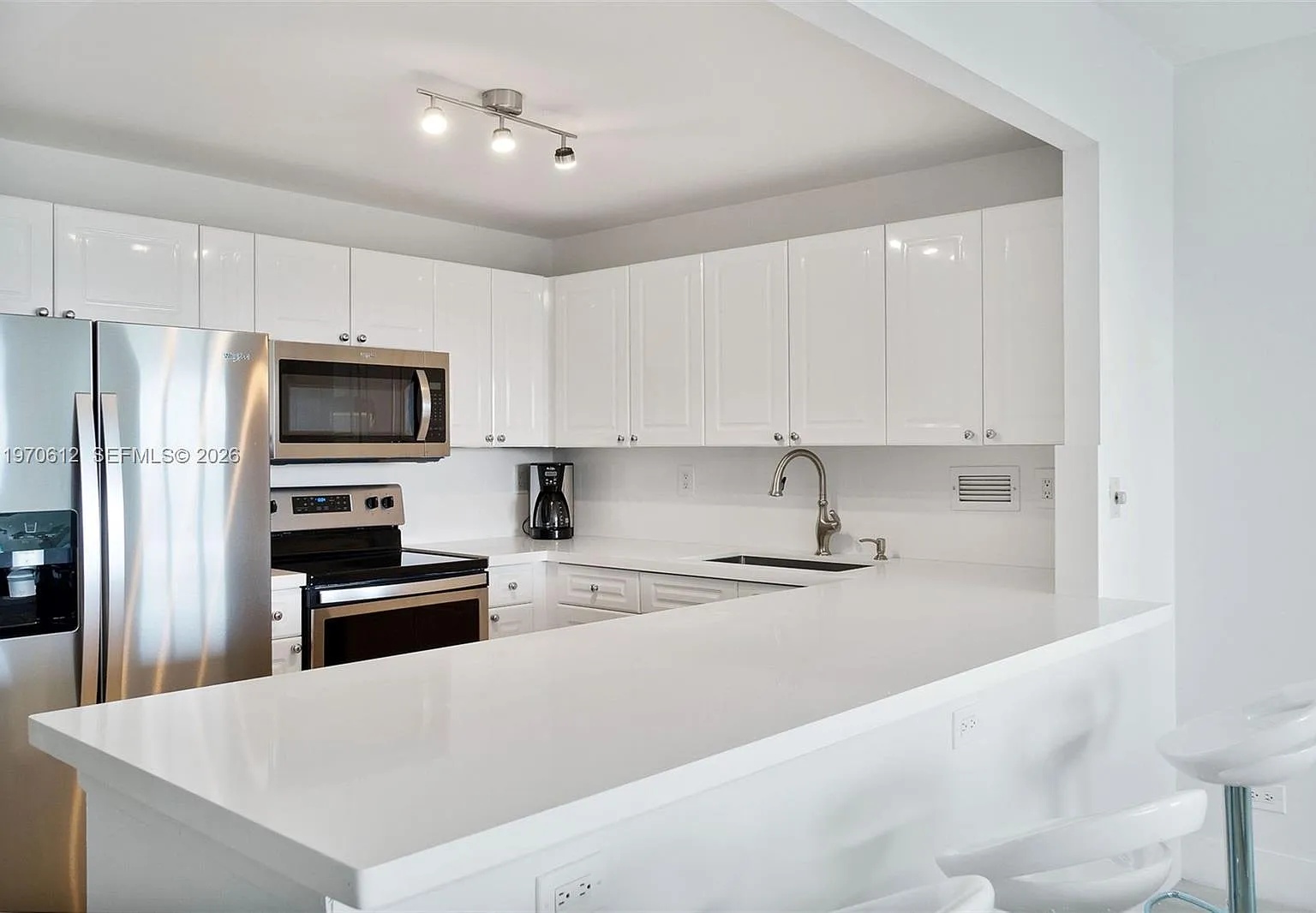 Roney Palace Condo — Photo 2