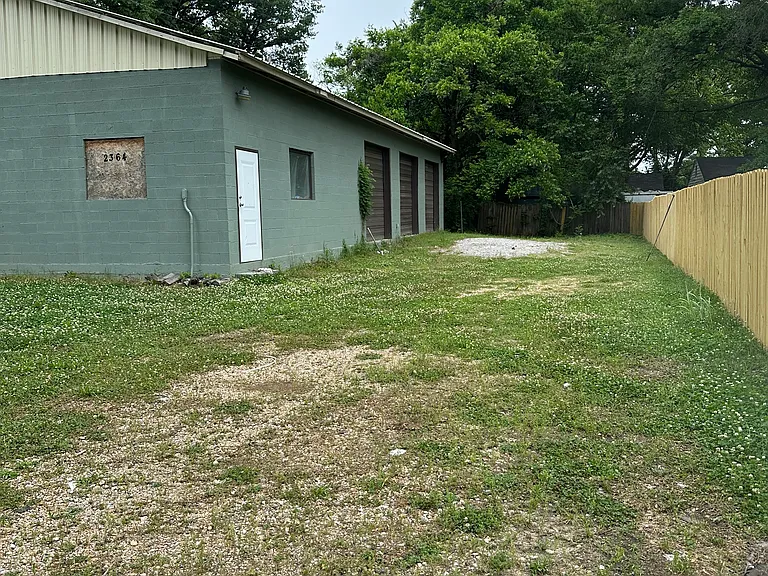 2364 Kimball Ave — Photo 3