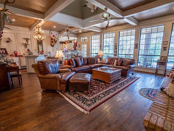 2nd image of 3552 Golfing Green Dr