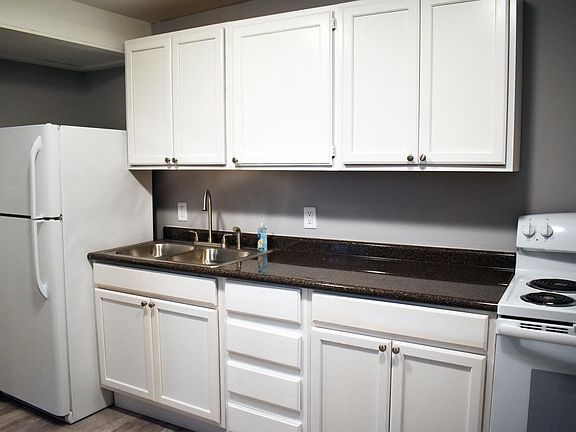 2nd image of 21 Ward St #1
