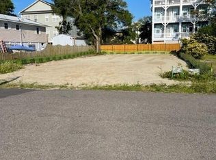 1208 Snapper Ln, Carolina Beach, NC 28428