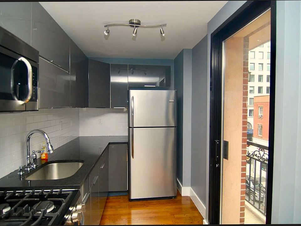 2nd image of 134 E 26th St APT 2B