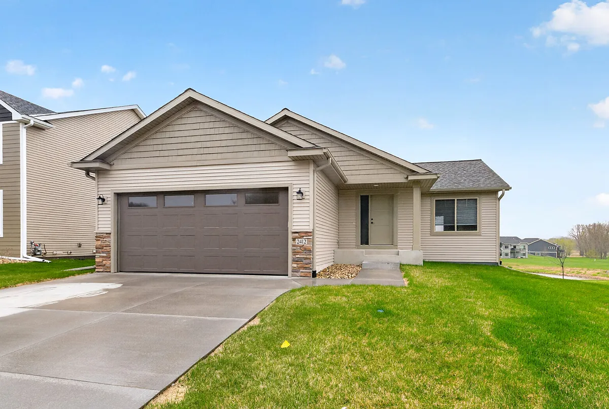 Building Photo - 2412 Hadley Hills Dr NE