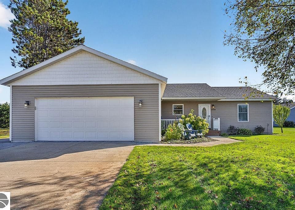 1st image of 3086 Tamara Cir