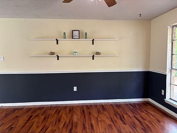 5th image of 2304 Broadview Ave
