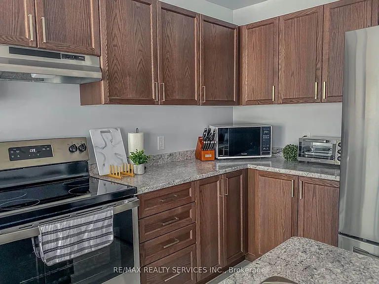 6763 Cropp St E — Photo 4