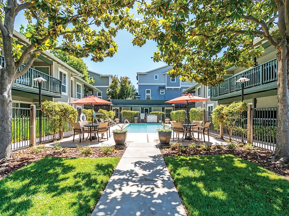 Pleasanton Glen Apartments